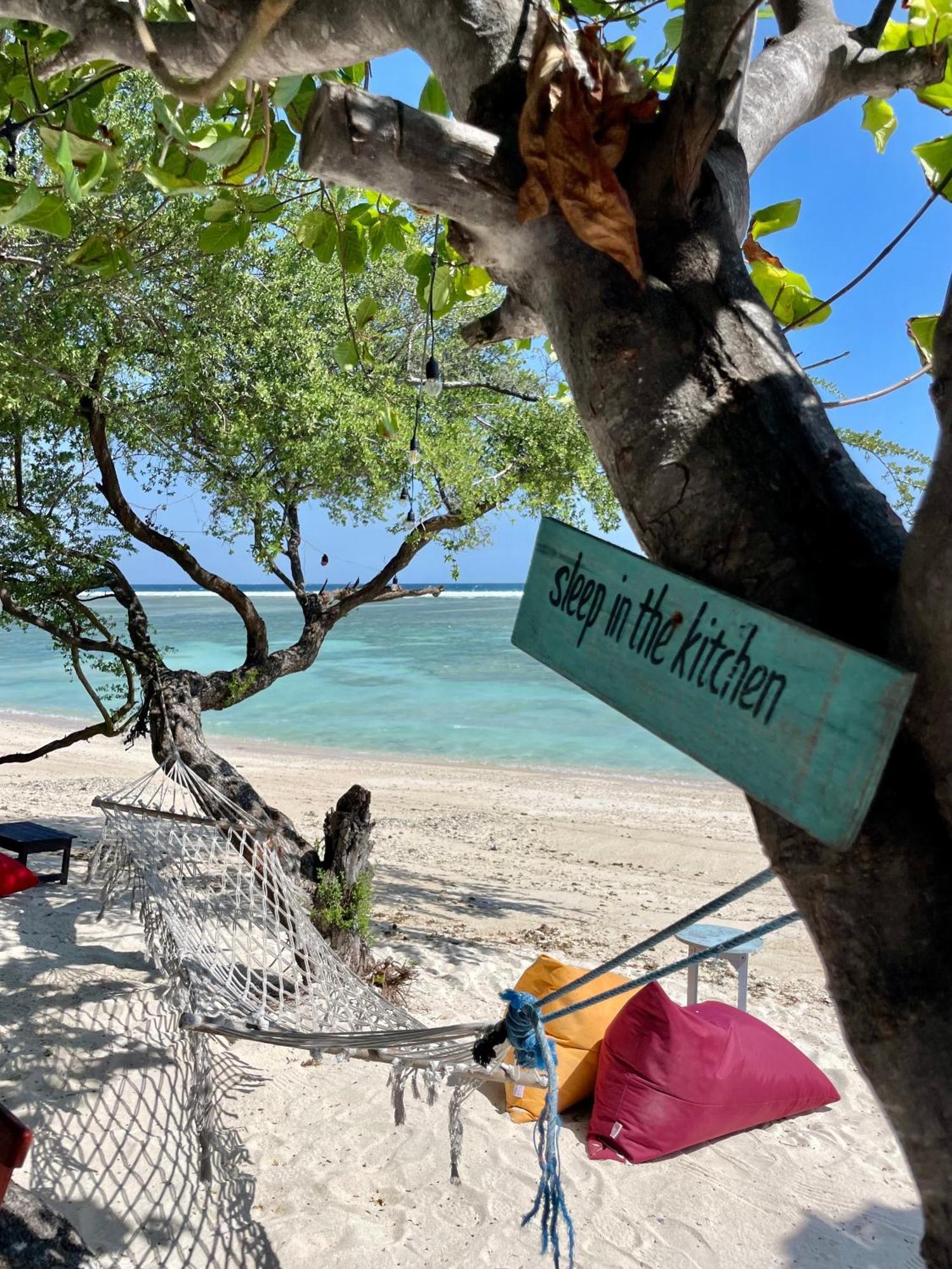 Hotel The Exile Sunsetpoint Gili Trawangan Exterior foto