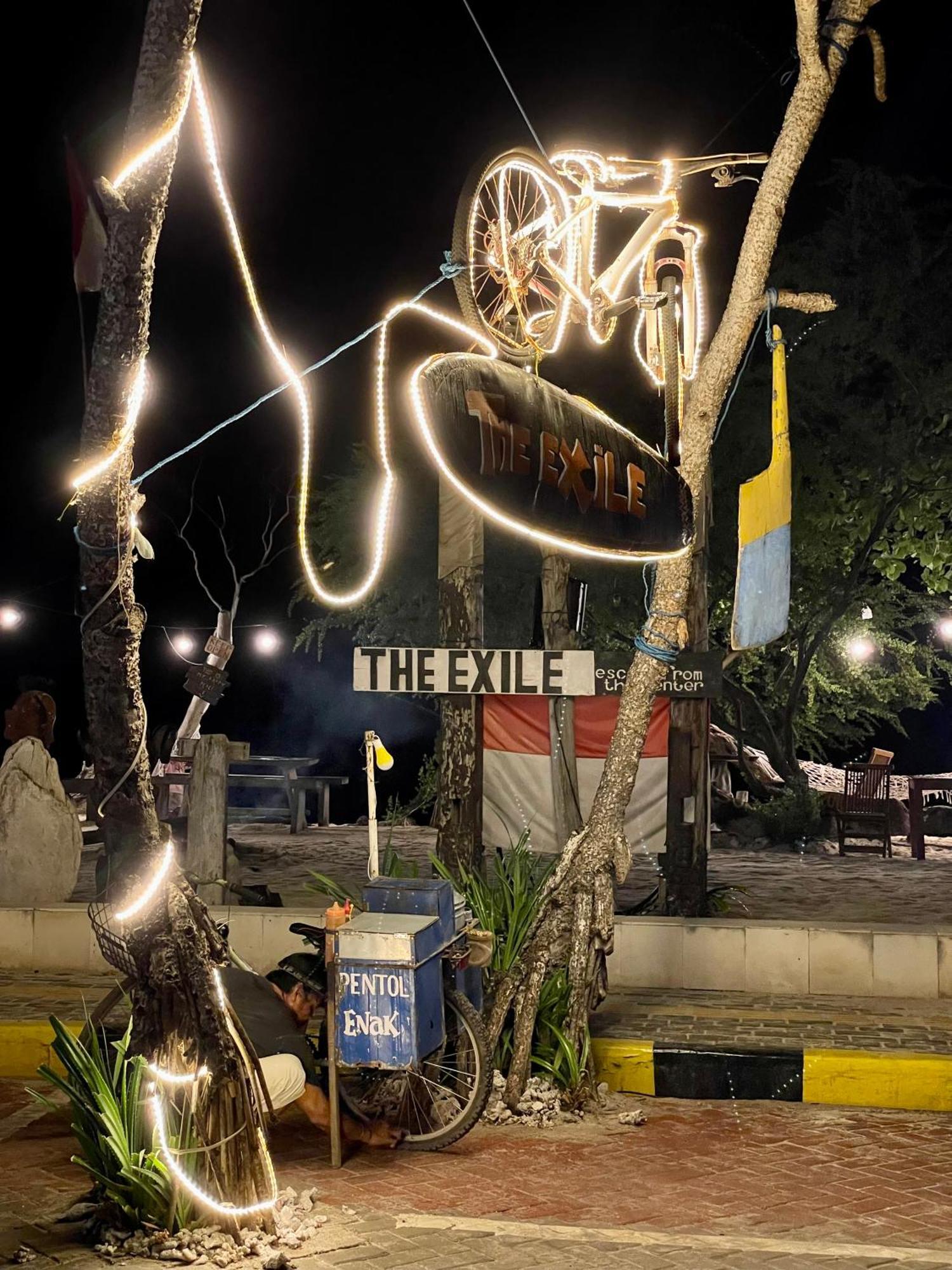 Hotel The Exile Sunsetpoint Gili Trawangan Exterior foto